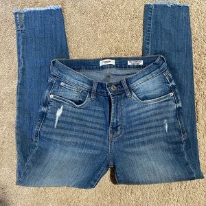 Kensie Jeans The Effortless Skinny Crop Blue Jeans